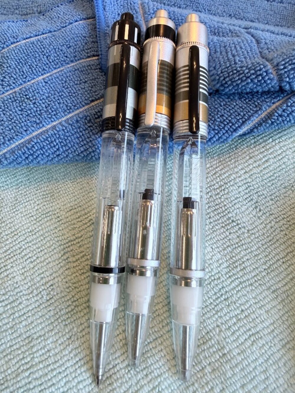 Star Wars Light Saber Pens SET OF 3. Pens LIGHT UP. Vader, Skywalker & OBI-1 - Picture 2 of 10